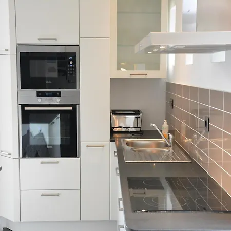 Retreat, Fernelmont, Cleaning Included * Forville