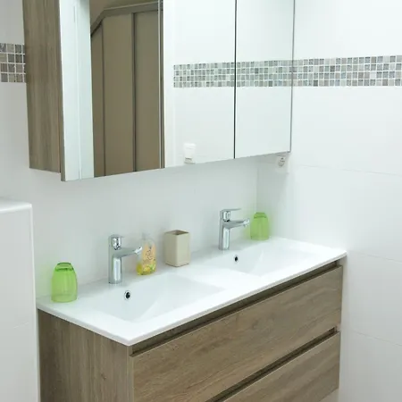 Holiday home Retreat, Fernelmont, Cleaning Included *